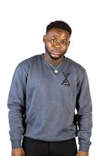 Cargar imagen en el visor de la galería, LOGO CREW NECK - CHARCOAL
